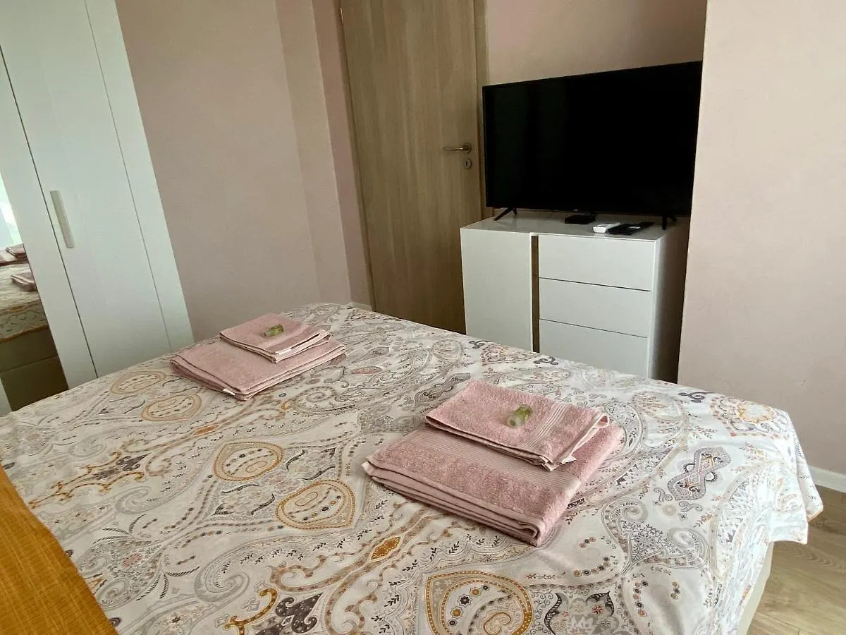 Avrora Apartment Varna 0*,